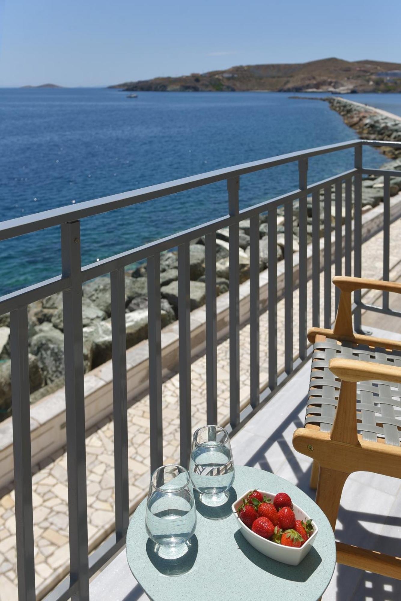 Anaya Suites Ermupoli Exteriér fotografie